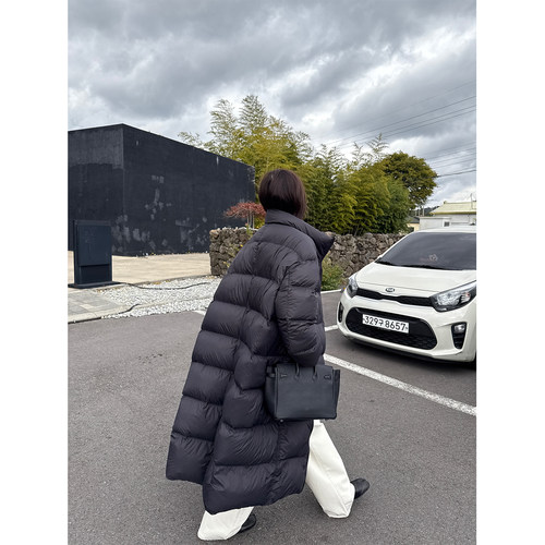 Here yaya shop 行走的大被子蓬松温暖绝妙显瘦版型白鸭绒羽绒服