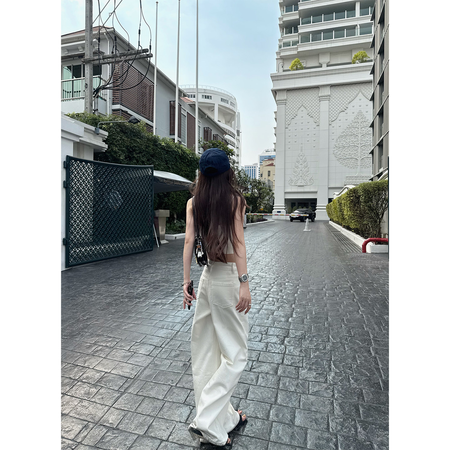 Here yaya shop 3.3松弛白开水对腿型友好不挑人直筒显瘦白色牛牛