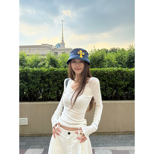 here yaya shop 清冷柔雾bi入天鹅颈天丝桑蚕丝瘦瘦鹅蛋领长袖t