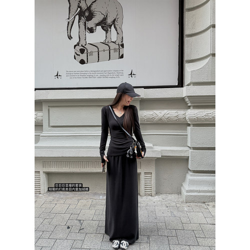 Here yaya shop 10.20 20:00 素颜松弛淡然纸片人加绒针织t套装