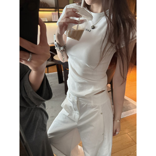 Here yaya shop 按头安利修容正肩t高弹修身简约字母白色小t恤女