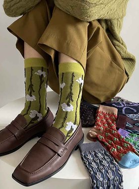 绿色乐福鞋搭配黑色小皮鞋的袜子女中筒袜女款2024新款爆款春秋款