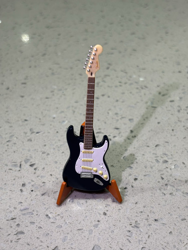 现货BANDAI Fender 芬达电吉他 吉他 乐器 场景摆件 正版扭蛋