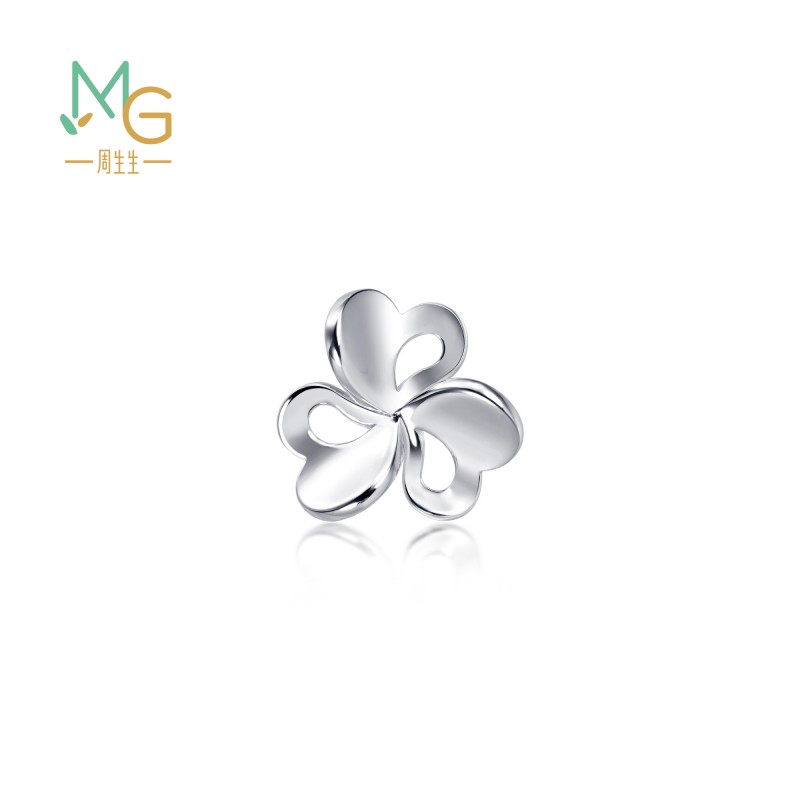 周生生铂金三叶草单只耳钉