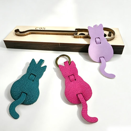 C95diy 创意翘尾猫咪皮革挂件刀模 小猫造型包挂钥匙扣下料模具