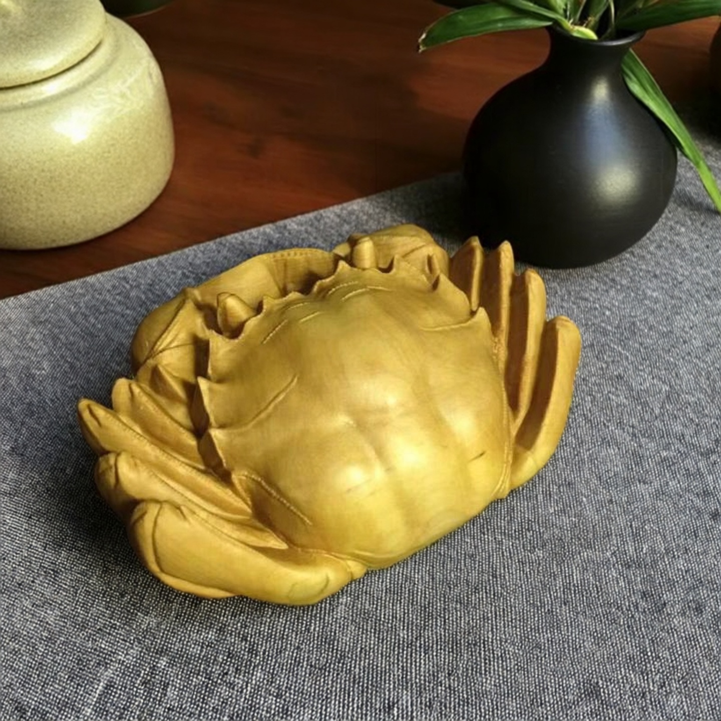 八方来财招财螃蟹黄杨木手把件