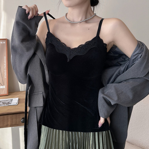 蕾丝边吊带背心保暖金丝绒上衣