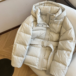小C家 鸭绒羽绒服女款冬季2025新款加厚保暖绑带收腰显瘦连帽外套