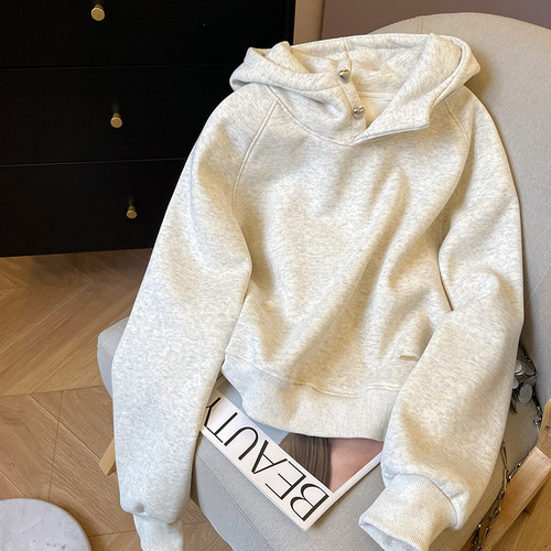 加绒宽松休闲爱心扣连帽卫衣女秋