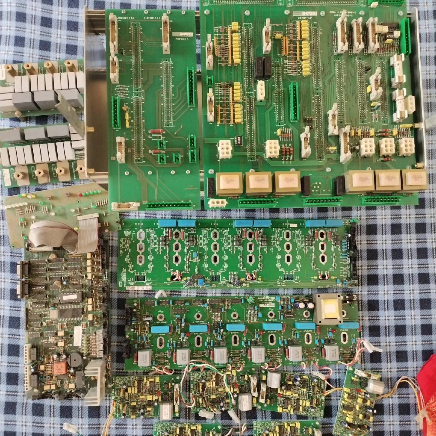 可维修一套板子有懂的来，照片实拍具体型号，仔细看好再拍，功图片