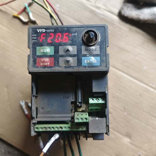可维修台达ES300变频器VF007E43A件实物拍摄面板后议价