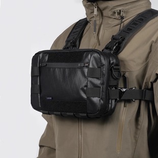 大号惊鸿胸挂包 04P 机能风斜挎单肩包大学生战术通勤胸包盖板DGM
