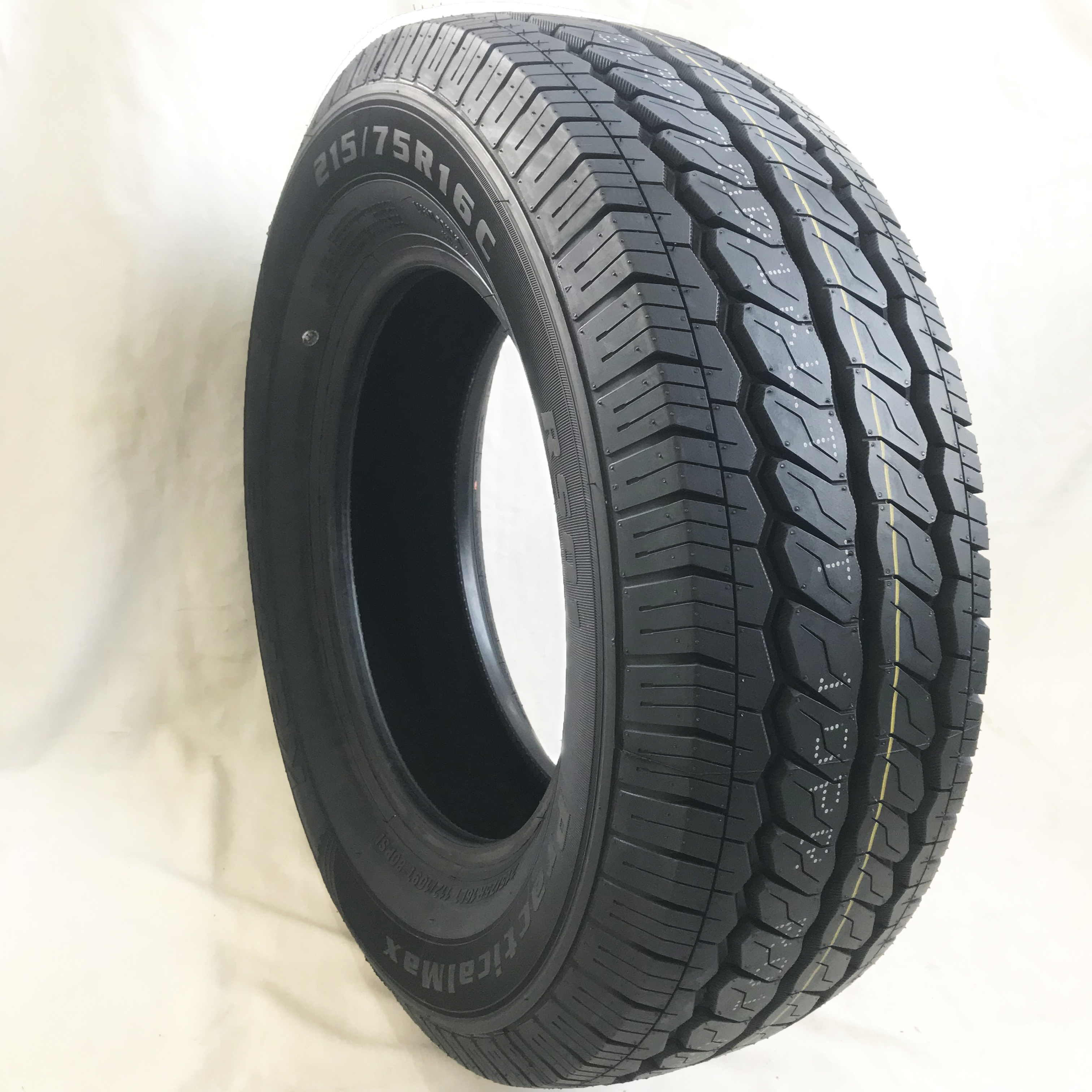 依维柯大通v80宝迪江铃全顺195/205/215/225/70/75r15r16c/lt轮胎
