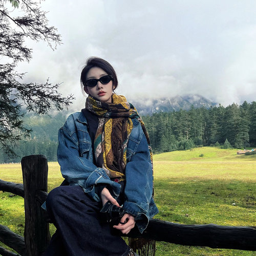 新疆云南草原旅游穿搭民族风披肩