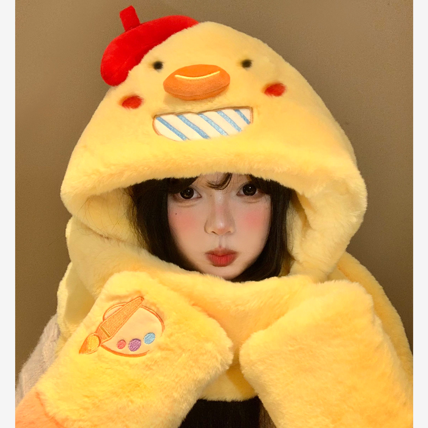 小黄鸭毛绒帽子围巾手套三件套