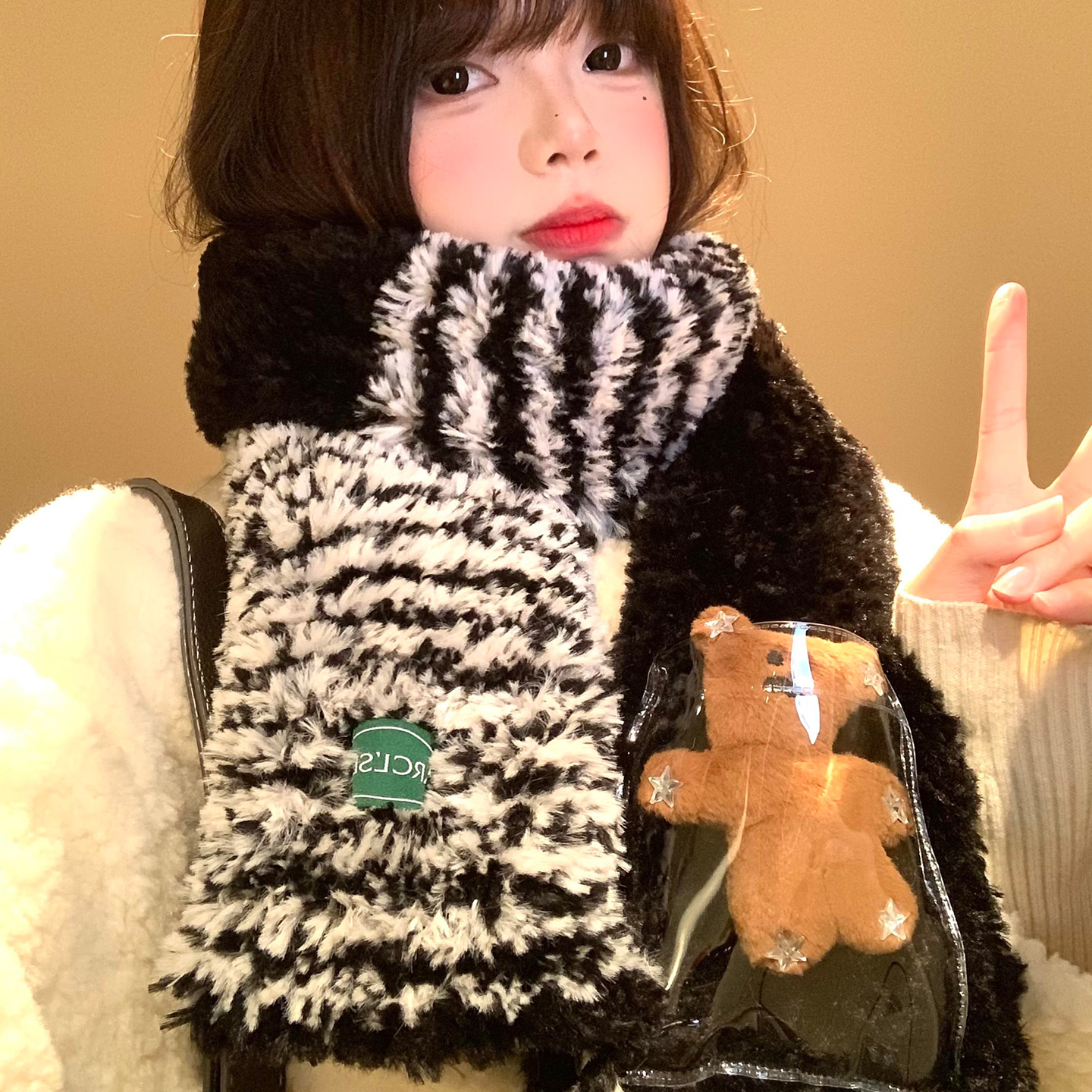 可装玩偶~黑白条纹毛绒针织围巾