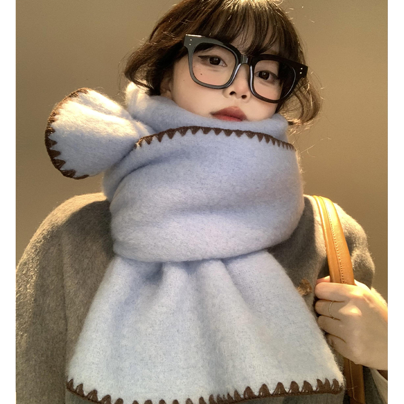 蓝色仿羊绒锁边针织围巾