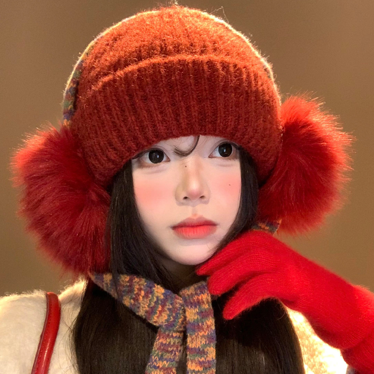 红色毛绒耳罩针织帽子一体女冬季显脸小毛线帽大头围保暖护耳帽子