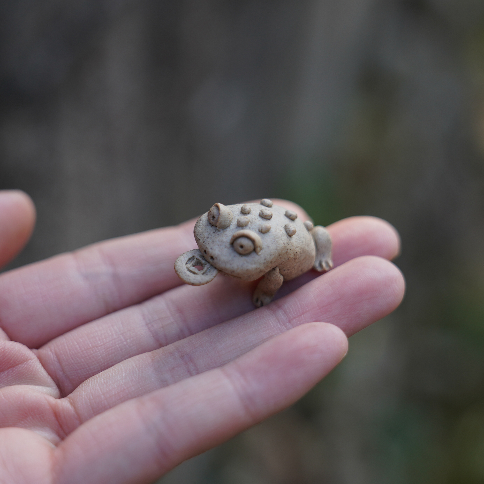 铜钱蛙茶宠摆件精品可养茶玩三足金蟾蜍可爱迷你小青蛙陶瓷