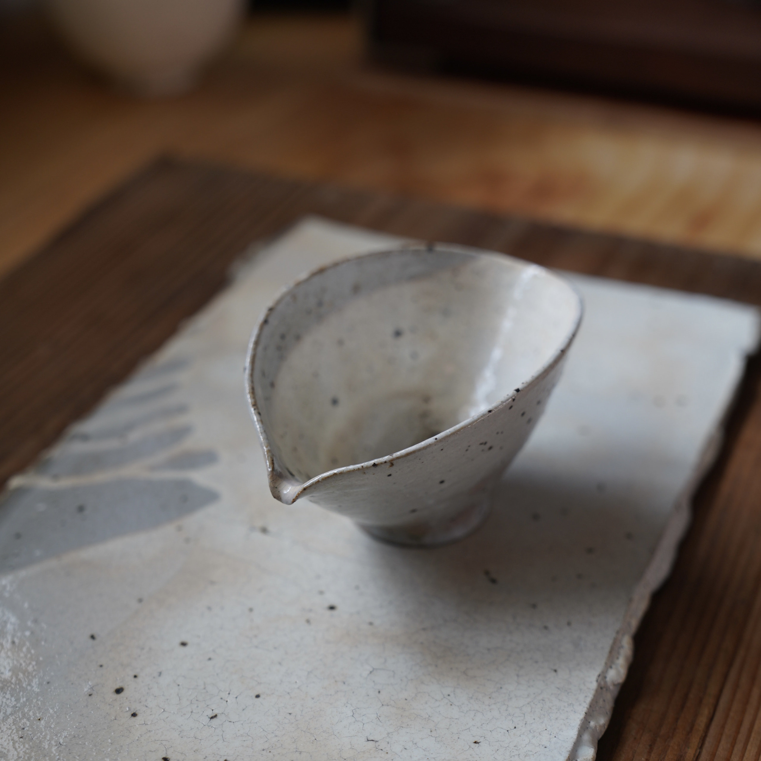 钟友健手作 鹿斑粉引片口匀杯分茶酒公道杯白化妆出水断水好