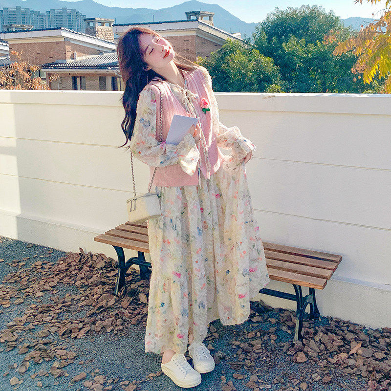 春季搭配一整套多巴胺碎花连衣裙花朵针织马甲浪漫风长裙两件套女
