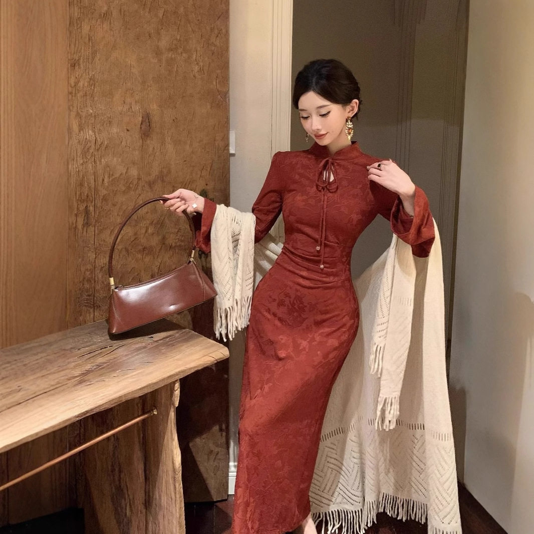 新中式复古暗花纹酒红色改良旗袍女气质修身连衣裙