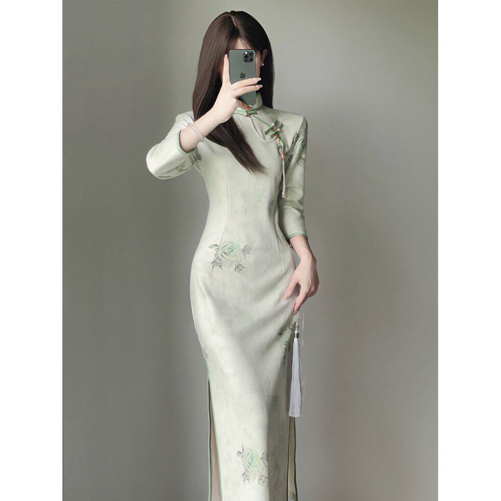 长款绿色旗袍新中式国风2026新款连衣裙改良年轻款少女高级感春季