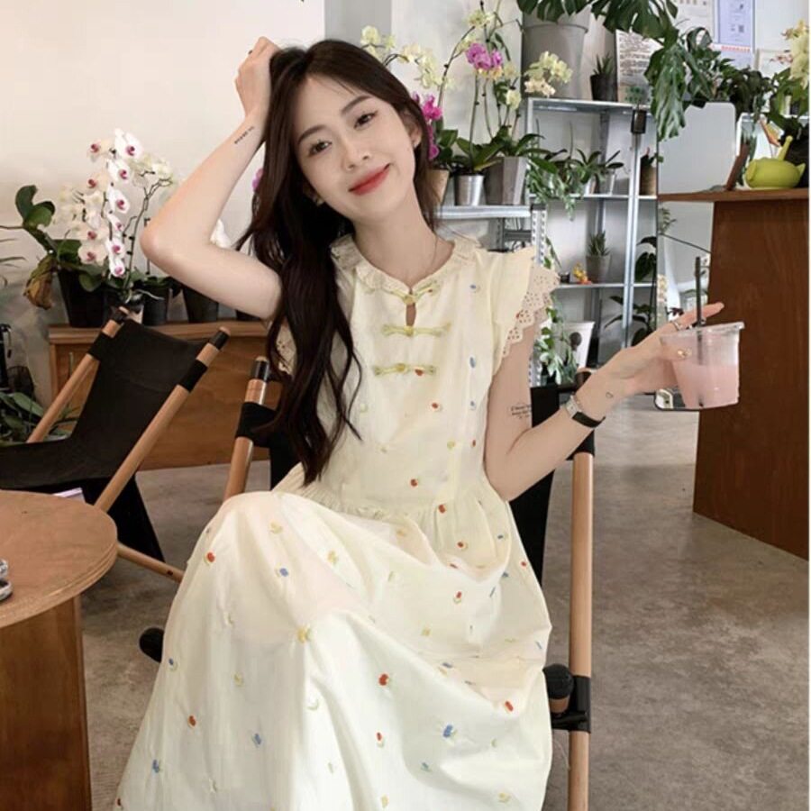 甜美碎花盘扣连衣裙女夏季2026新款收腰显瘦中长款设计感背心裙子