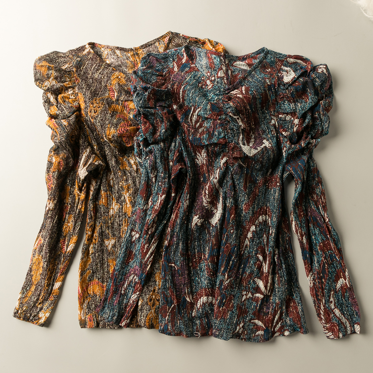 V领长袖蕾丝上衣时尚简约