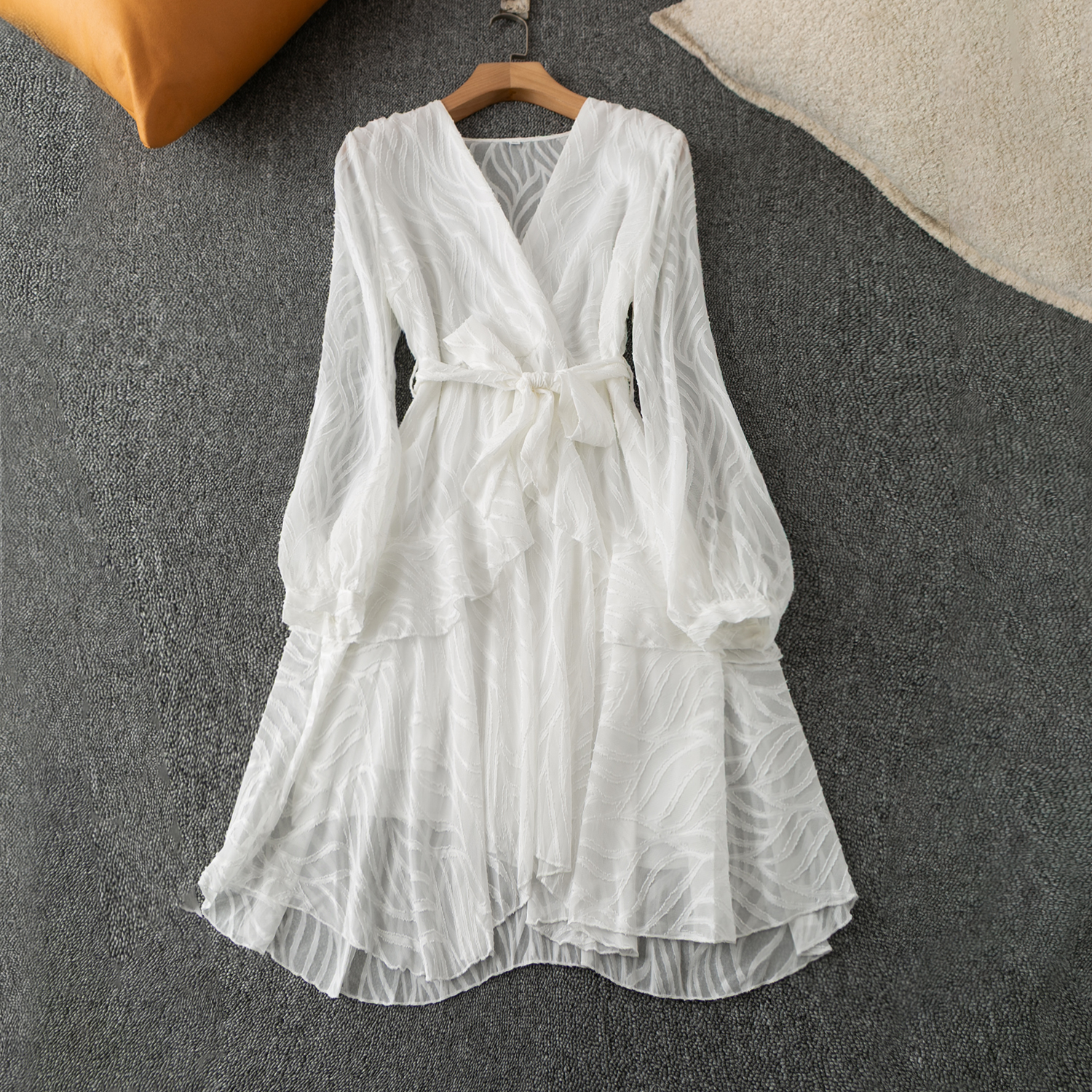 春秋外贸韩版新款   时尚休闲  纯色温柔简约  V领长袖连衣裙