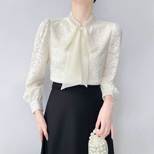 法式气质蕾丝加绒保暖衬衫女2026新款高级蝴蝶结飘带钉珠上衣