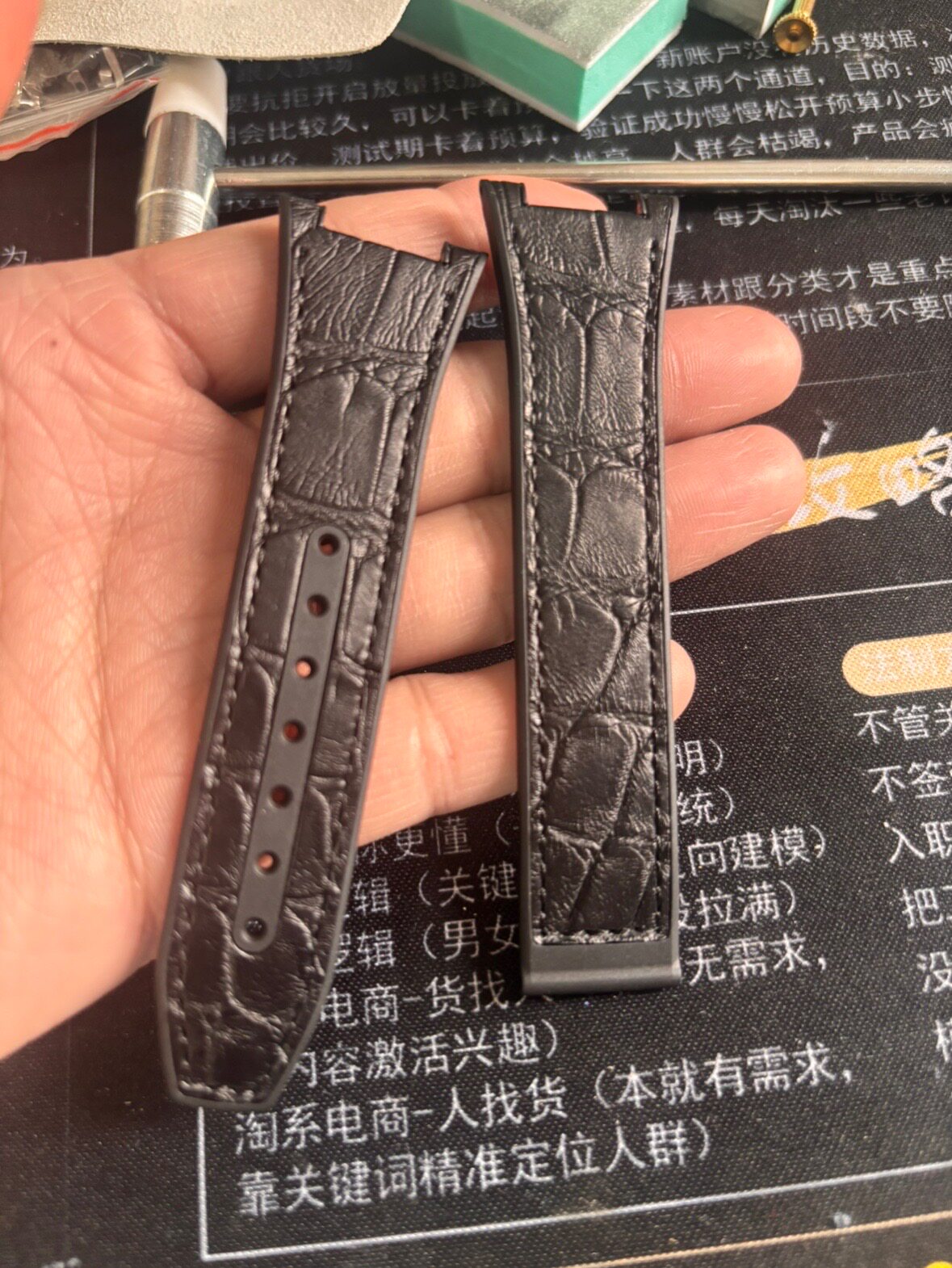适配欧米茄曼哈顿皮带五代星座胶带系列表鳄真皮氟橡胶底表带