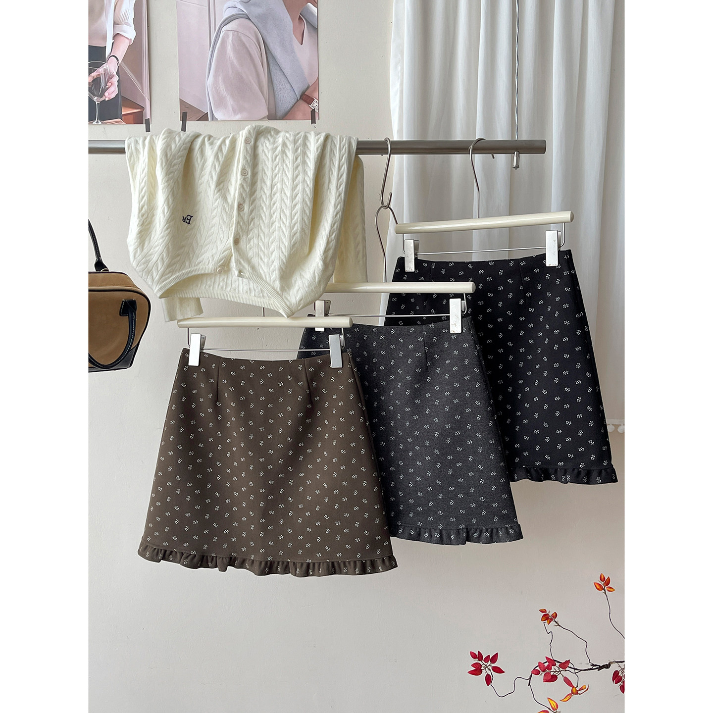 日韩miu系复古木耳花边毛呢料裙