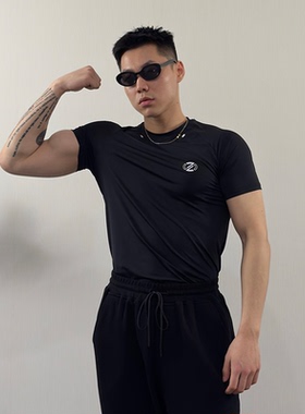 Roast Lucky 夏季修身运动速干短袖弹力紧身运动T桖男款健身衣服