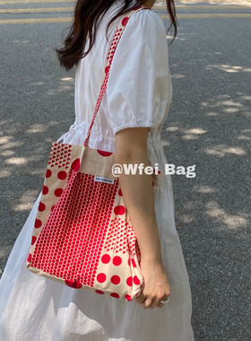 Wfei夏季百搭小众可爱波点单肩包红色帆布袋薄款学生托特包书包女