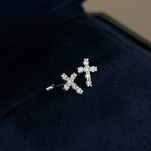 18K金迷你十字架实验室人工培育钻石耳骨耳钉拧螺丝白金耳饰百搭