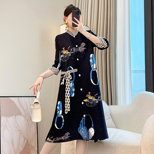 母亲节三宅洋气大码 褶皱红色连衣裙 海边度假中年妈妈春装 2025新款