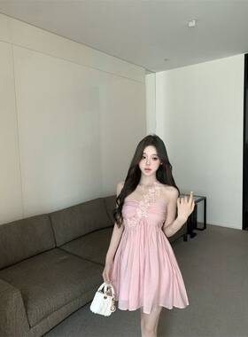 粉色蕾丝拼接斜肩抹胸连衣裙女夏季辣妹小众短裙显瘦高腰a字裙子
