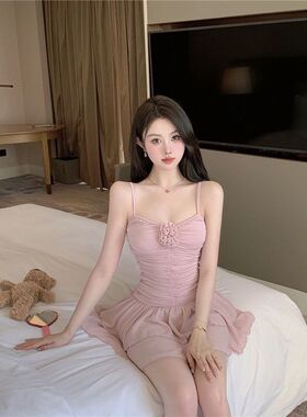 纯欲风花朵吊带连衣裙仙女夏季甜辣妹裙子高级感气质褶皱a字短裙