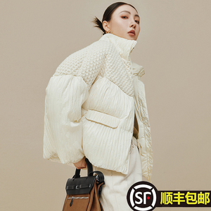 2023冬新款针织拼接风格压褶白鹅绒羽绒服女短款立领外套高端定制