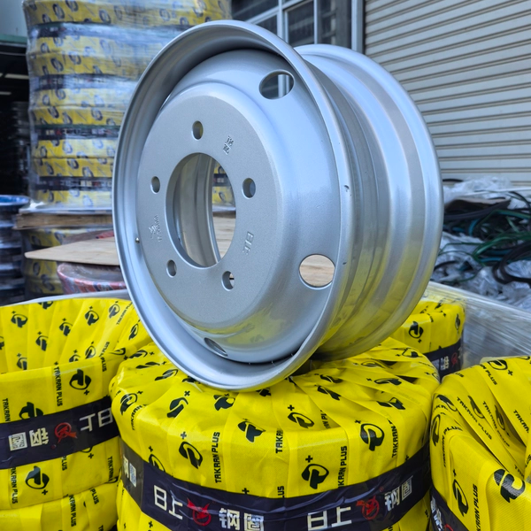 日上215/75R17.5公制胎真空钢圈17.5x6.0轮毂钢圈福田江淮江铃