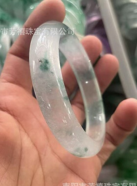 厂家新坑翡翠冰种飘花方形手镯高冰飘花玉镯石英岩玉手镯新款