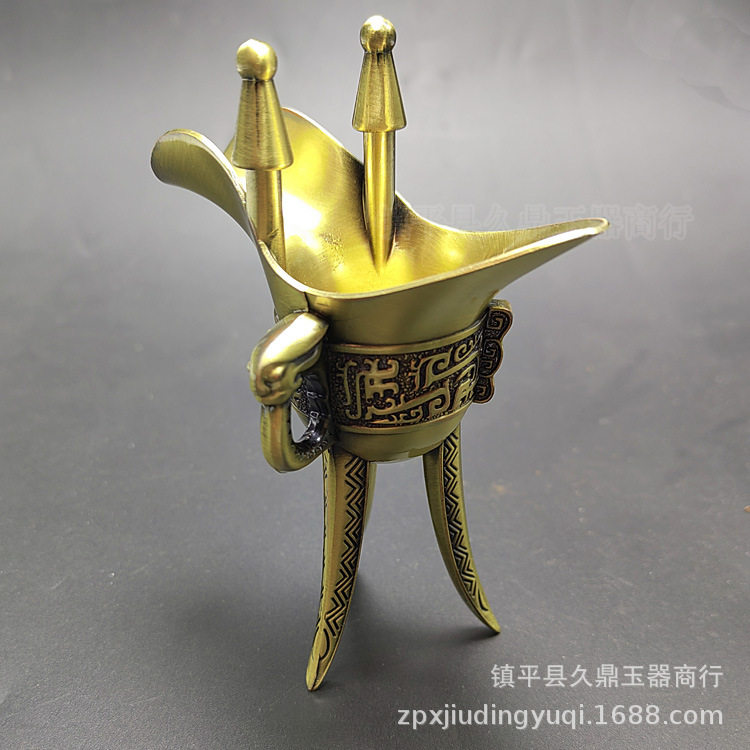 仿古黄铜酒杯酒具铜器摆件批发 三脚杯古代酒樽复古家居办公摆件