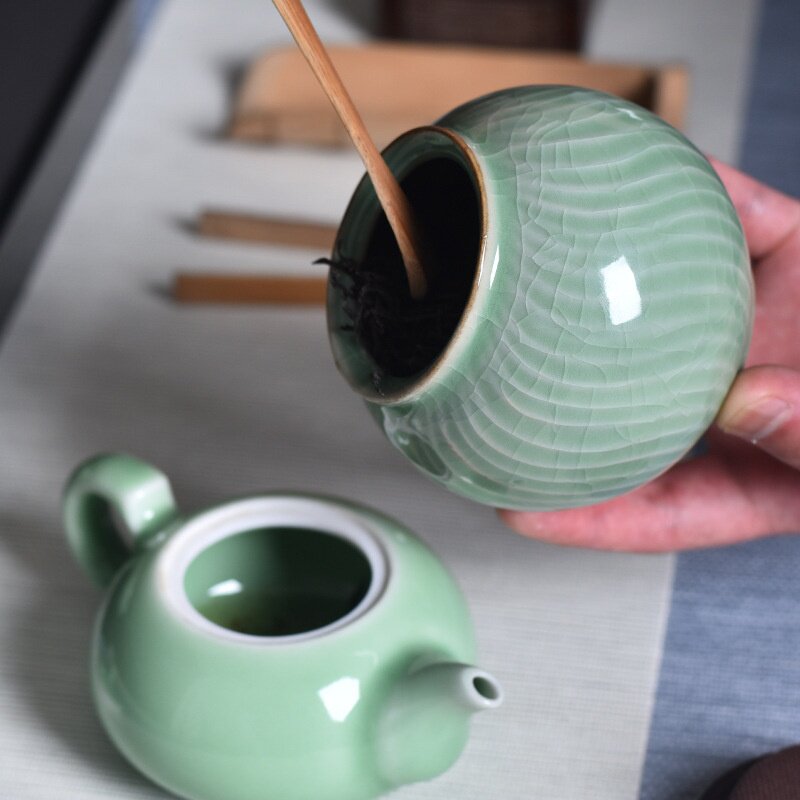云上青瓷 厂家木盖陶瓷茶叶罐龙泉青瓷哥窑小茶叶罐密封药罐