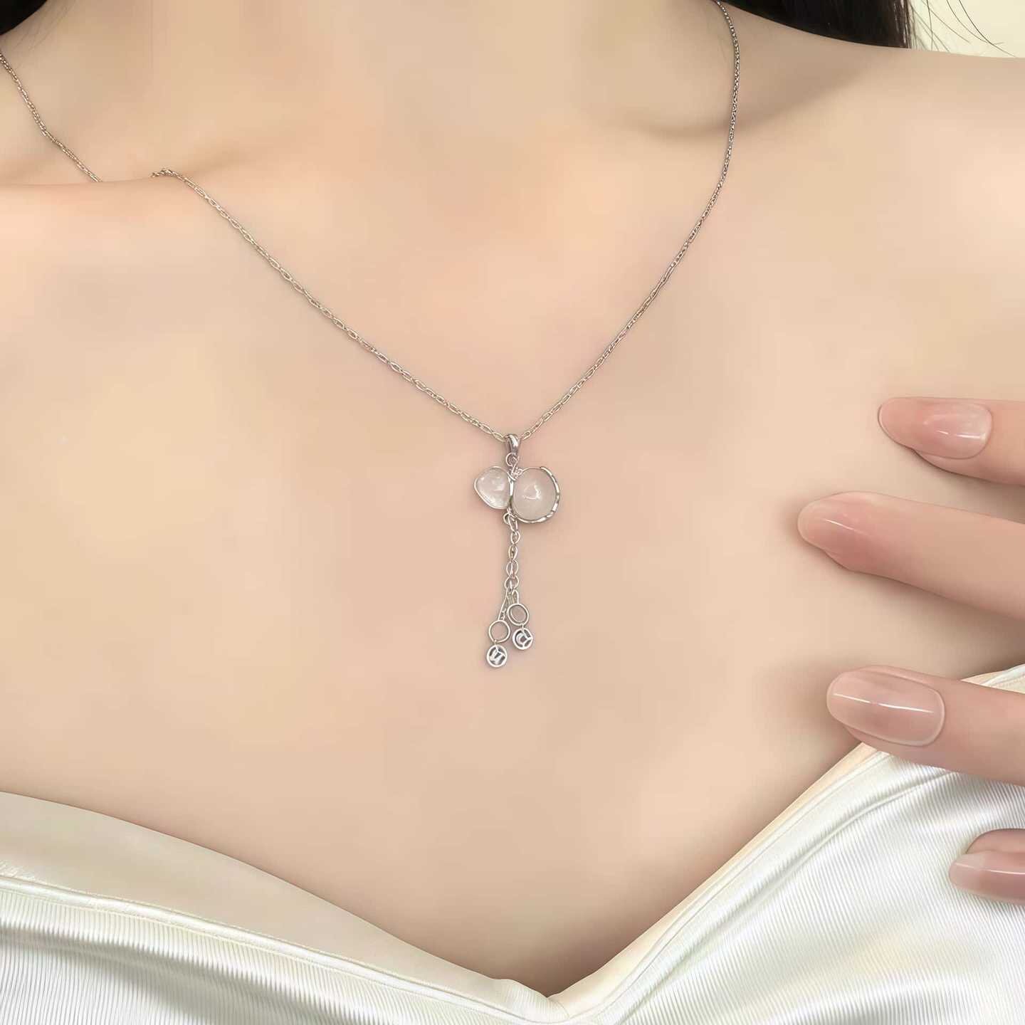 S999纯银福禄葫芦项链女轻奢高级感锁骨链国潮新中式玉髓吊坠批发
