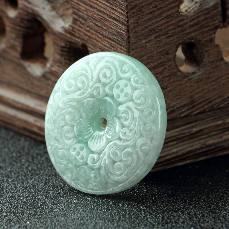 翡翠A货雕花平安扣吊坠 豆青蓝水回纹平安扣 中号 大号26mm 50mm