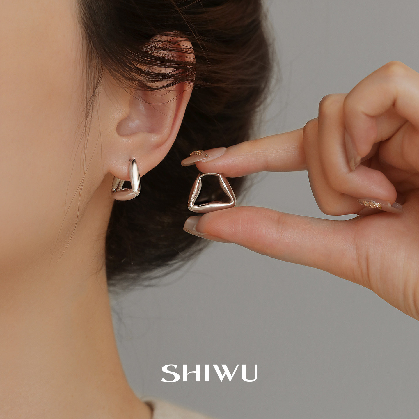 S925纯银针三角耳环2026新款爆款素圈耳圈高级感轻奢圈圈耳扣女