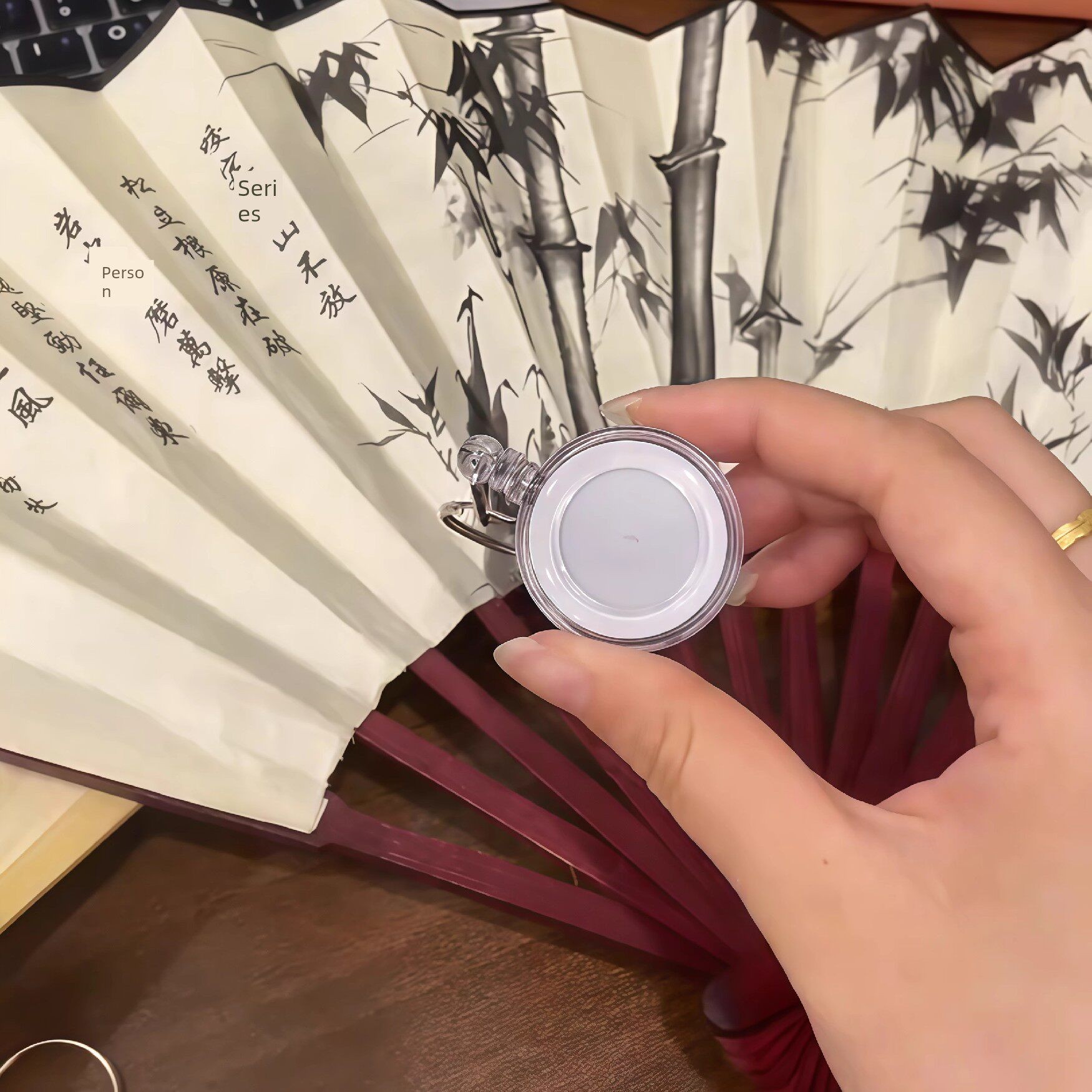 旋转扇子伸缩扣摆扇古风装扮表演魔术道具创意搞笑飞行折扇道具