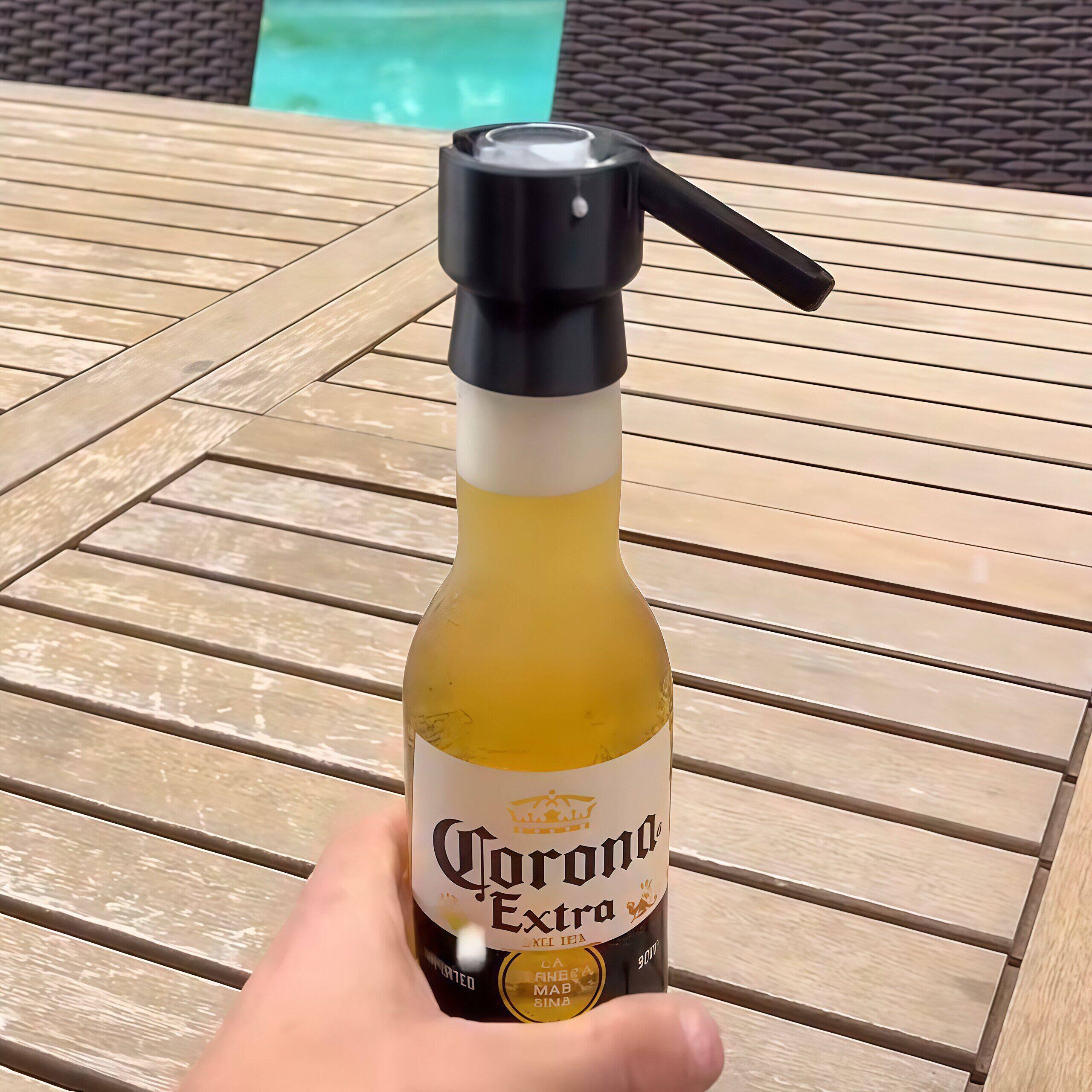 【像开香槟一样开啤酒】啤酒瓶盖发射器可携式黑科技按压弹射开瓶