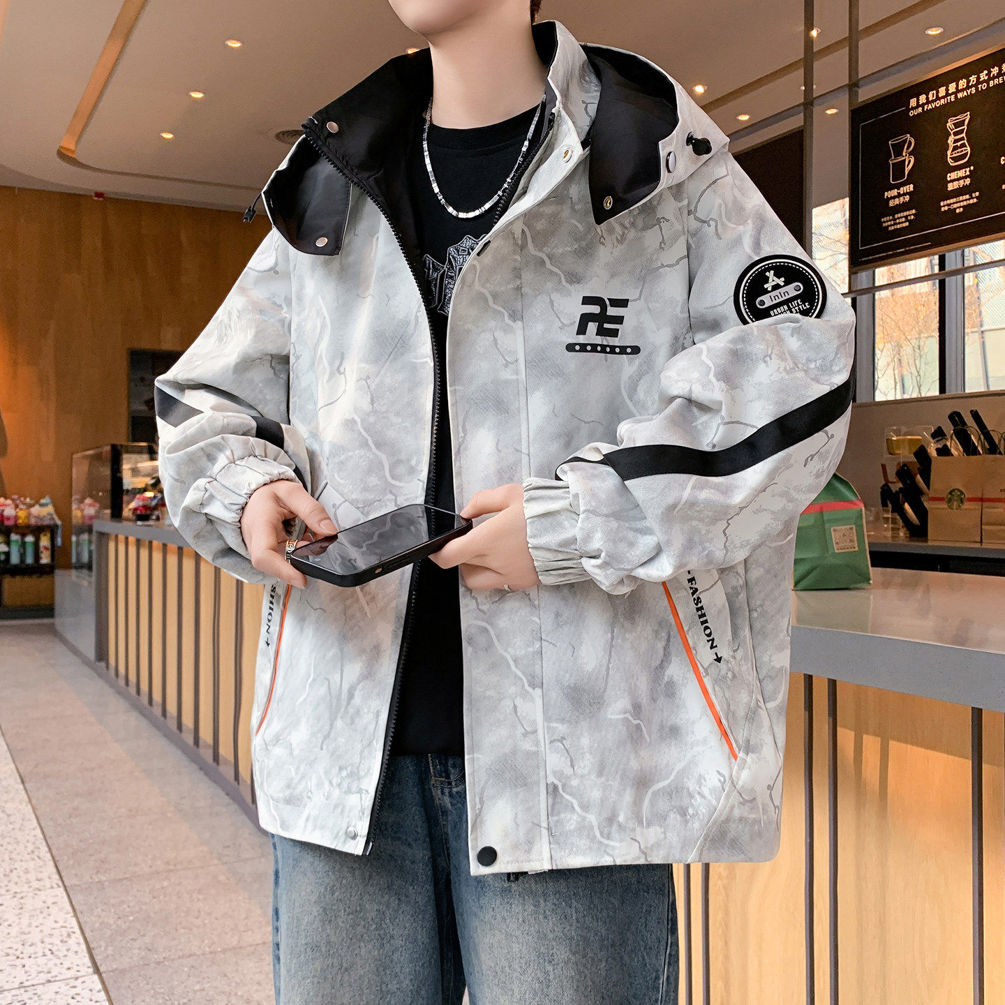 春秋季青少年外套男2026新款初中高中学生冲锋衣夹克大童男装褂子